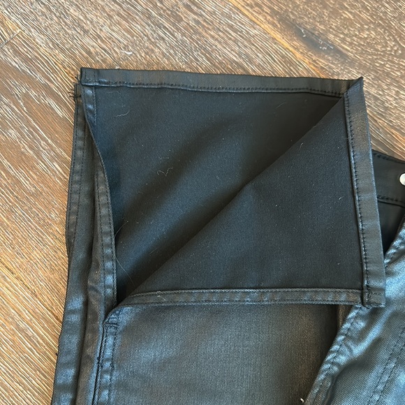 A&F Ultra High Rise 90’s Slim Straight Jean - Coated Black with Vent Hem 27 Reg - Picture 4 of 6